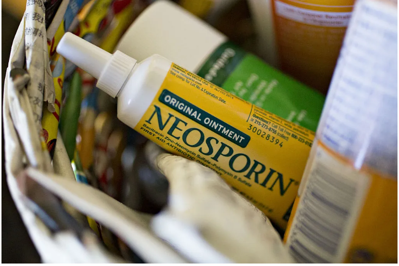 在鼻腔中涂抹孚诺软膏（Neosporin）真的可以帮助预防病毒感染吗？